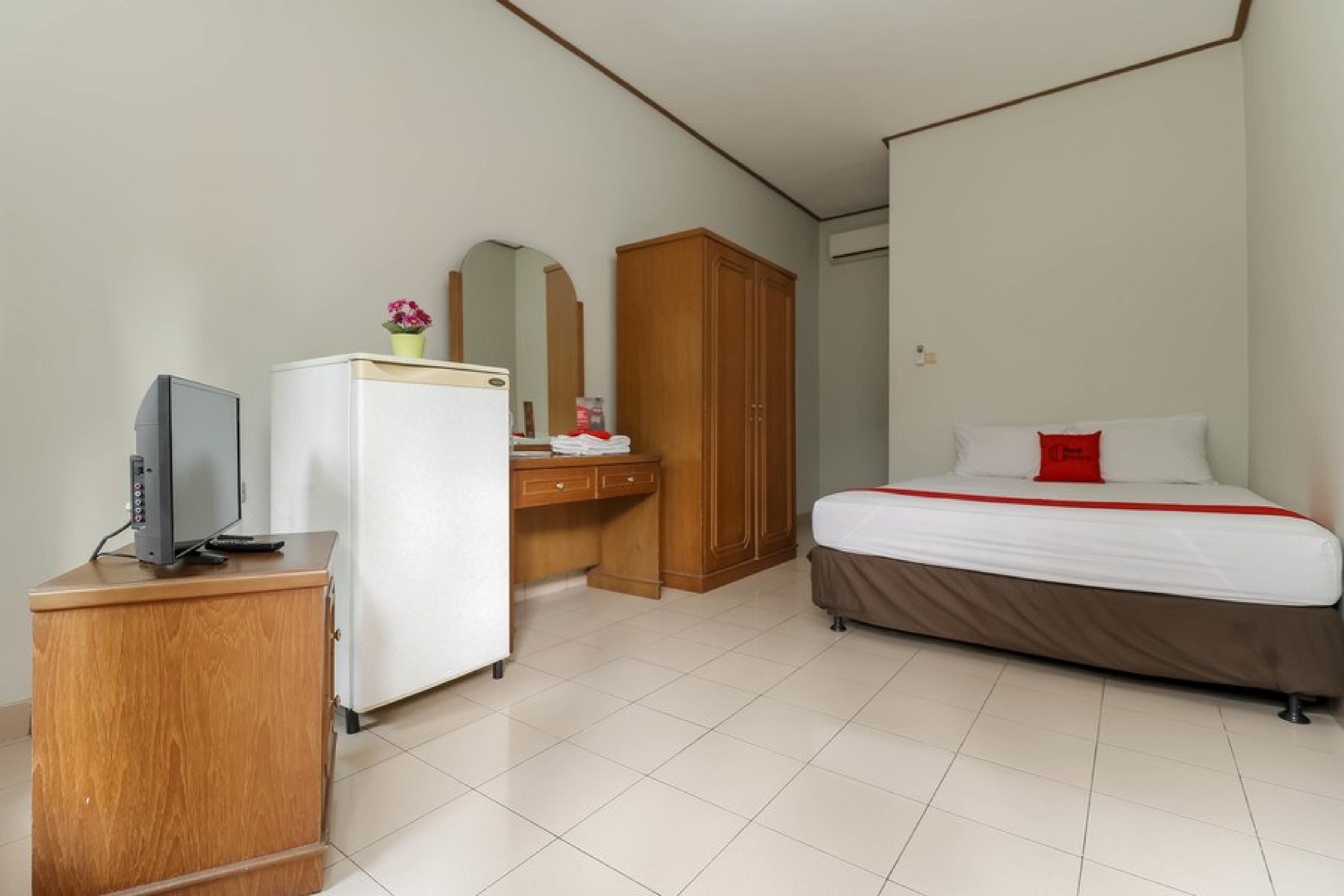 Reddoorz Plus @ Karet Pedurenan 3 Jakarta Exterior foto